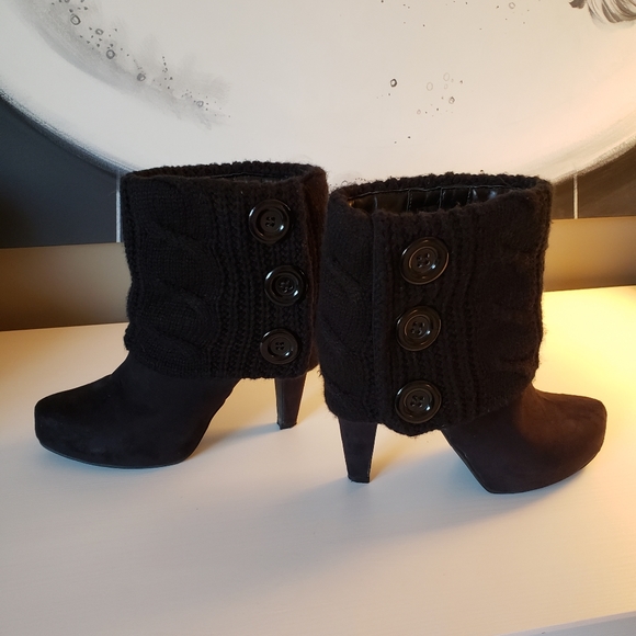 Black Guess by guessTurtle neck ankle booties - Picture 5 of 5